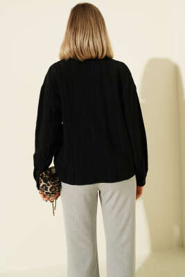 Çizgi Kabartmalı V Yaka Gömlek Siyah - Kadın Giyim Modelleri