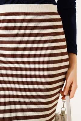 Çizgili Bel Lastikli Triko Midi Etek Bej - Kadın Giyim Modelleri