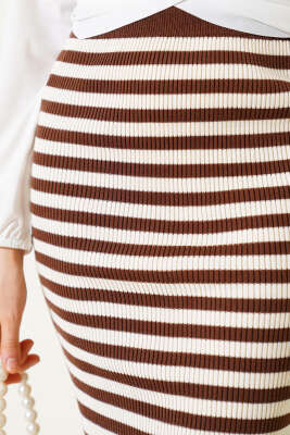 Çizgili Bel Lastikli Triko Midi Etek Kahve - Kadın Giyim Modelleri