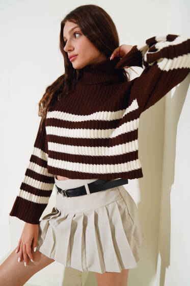 Çizgili Boğazlı Triko Crop Kazak Kahve - Yeni Giyim