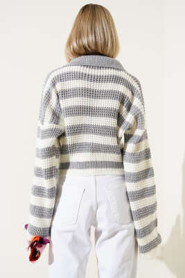 Çizgili Düğmeli Kısa Triko Hırka Gri - Kadın Giyim Modelleri