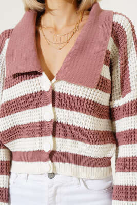 Çizgili Düğmeli Kısa Triko Hırka Gül Kurusu - Kadın Giyim Modelleri