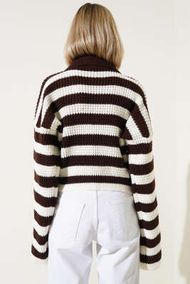 Çizgili Düğmeli Kısa Triko Hırka Kahve - Kadın Giyim Modelleri