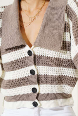 Çizgili Düğmeli Kısa Triko Hırka Vizon - Kadın Giyim Modelleri