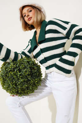 Çizgili Düğmeli Kısa Triko Hırka Zümrüt - Kadın Giyim Modelleri