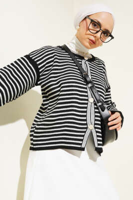 Çizgili Düğmeli Triko Crop Hırka Siyah - Triko Hırka