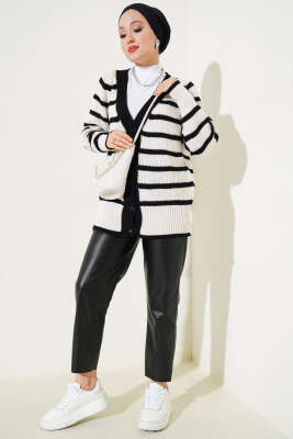 Çizgili Düğmeli Triko Hırka Bej - Triko Hırka