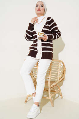 Çizgili Düğmeli Triko Hırka Kahve - Triko Hırka