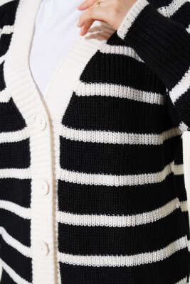 Çizgili Düğmeli Triko Hırka Siyah - Triko Hırka