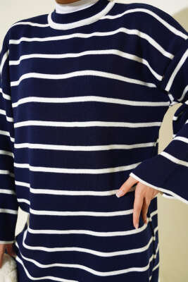 Çizgili Düşük Omuz Triko Tunik Lacivert - Triko Tunik