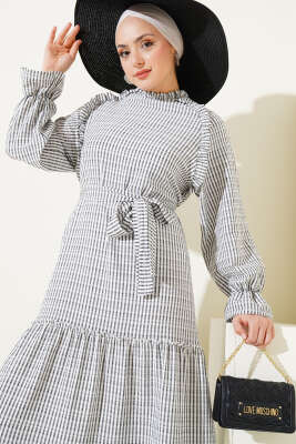 Çizgili Fırfır Detaylı Gofre Elbise Siyah - Tesettür Elbise