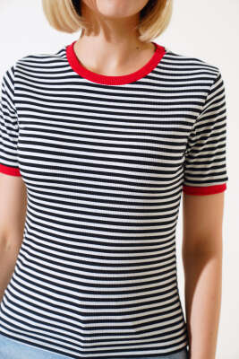 Çizgili Kaşkorse T-shirt Siyah - Kadın Giyim Modelleri
