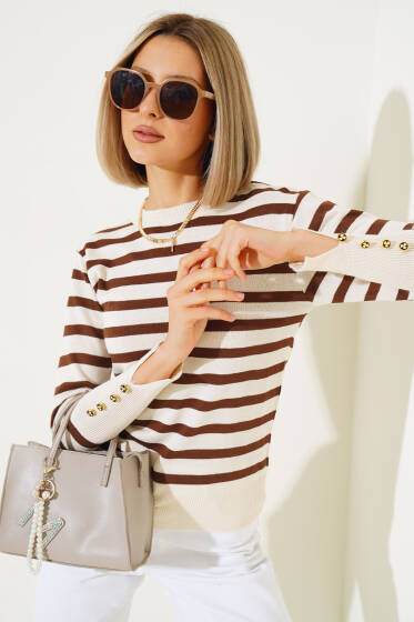 Çizgili Kol Düğme Detaylı Triko Kazak Bej - Triko