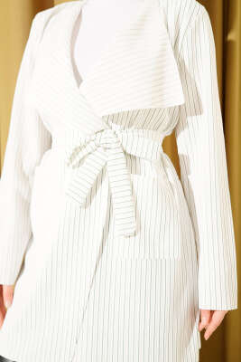 Çizgili Kuşaklı Uzun Hırka Beyaz Yeşil - Yılın Fırsatı