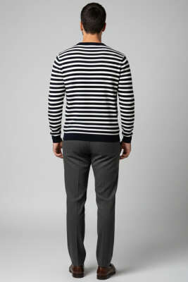 Çizgili Önü Baskılı Erkek Sweatshirt Siyah - Erkek Sweatshirt