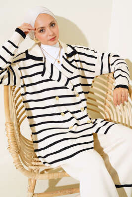 Çizgili Salaş Ceketli Triko Takım Bej - Triko İkili Takım