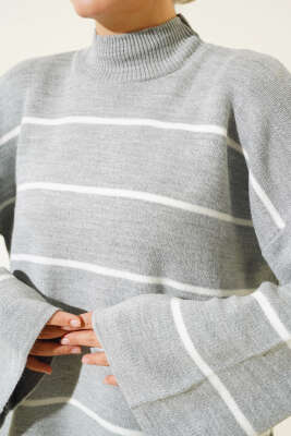 Çizgili Salaş Dik Yaka Triko Tunik Gri - Triko Tunik