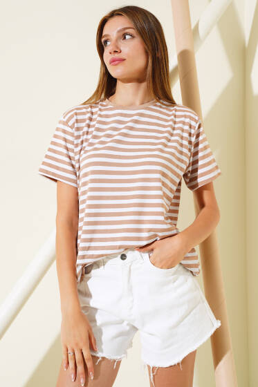 Çizgili Viskon Salaş T-shirt Latte - Yeni Giyim