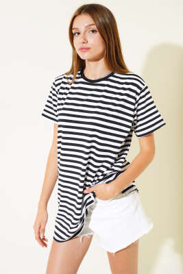 Çizgili Viskon Salaş T-shirt Siyah - Kadın Giyim Modelleri