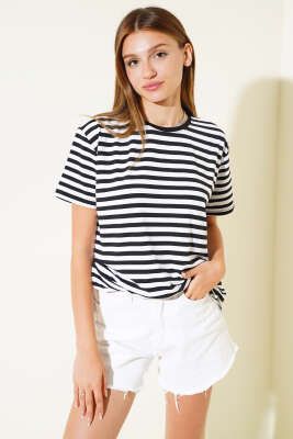 Çizgili Viskon Salaş T-shirt Siyah - Kadın Giyim Modelleri