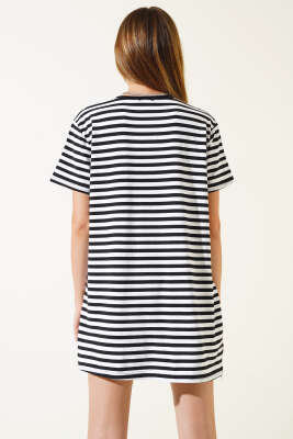 Çizgili Viskon Salaş T-shirt Siyah - Kadın Giyim Modelleri