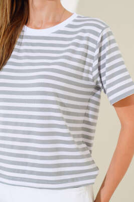 Çizgili Viskon T-shirt Gri - Kadın Giyim Modelleri