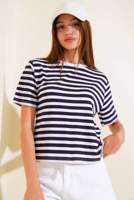 Çizgili Viskon T-shirt Lacivert - Kadın Giyim Modelleri