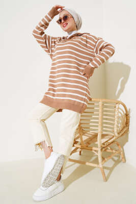 Çizgili Yakası Yarım Fermuarlı Triko Tunik Büsküvi - Triko Tunik