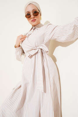 Çizgili Yandan Bağlamalı Elbise Latte - Tesettür Elbise