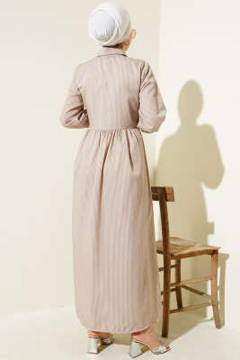 Çizgili Yarım Düğmeli Bağlamalı Elbise Latte - Tesettür Elbise