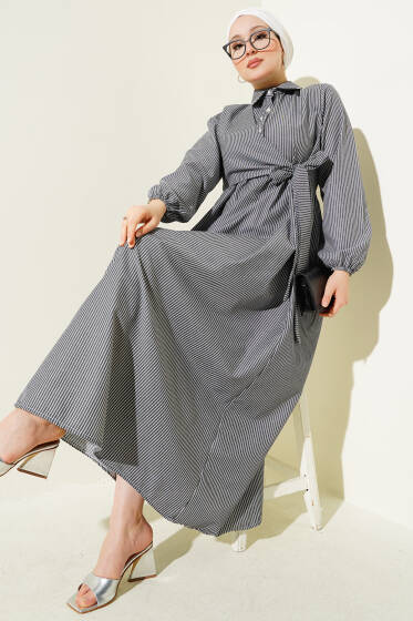 Çizgili Yarım Düğmeli Bağlamalı Elbise Siyah - Elbise