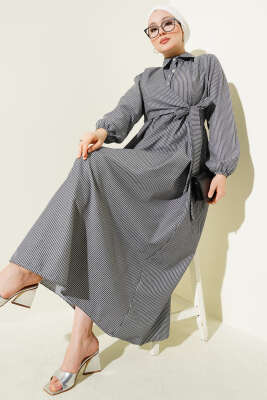 Çizgili Yarım Düğmeli Bağlamalı Elbise Siyah 