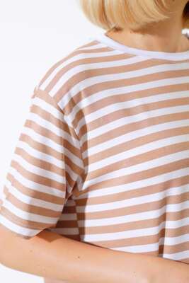 Çizgili Yırtmaçlı Uzun T-shirt Latte - Yılın Fırsatı