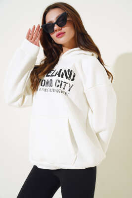 Cleveland Yazılı Kapüşonlu Üç İplik Sweatshirt Ekru - Kadın Giyim Modelleri
