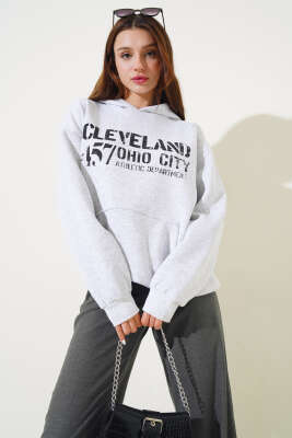 Cleveland Yazılı Kapüşonlu Üç İplik Sweatshirt Melanj Gri - Yeni Giyim