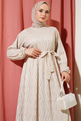 Dalga Dantelli Kuşaklı Elbise Bej - Tesettür Elbise