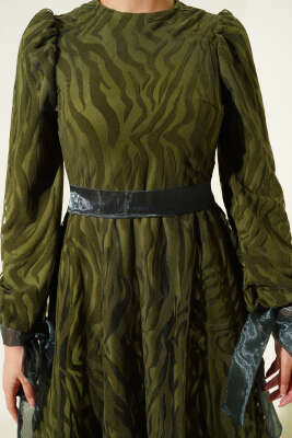 Dalga Desen Tül Kuşak Abiye Elbise Haki - Elbise