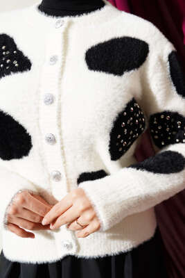 Dalmaçya Desen İncili Kısa Triko Hırka Krem - Triko