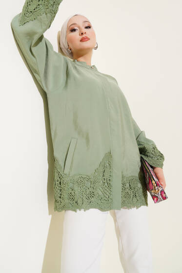 Dantel Detaylı Gizli Düğmeli Gömlek Çağla Yeşili - Gömlek