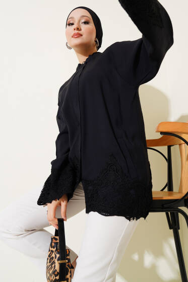 Dantel Detaylı Gizli Düğmeli Gömlek Siyah - Gömlek