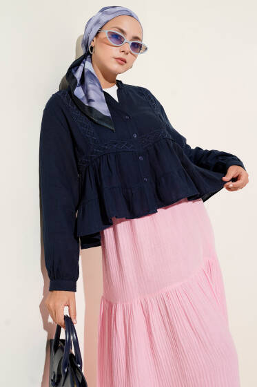 Dantel Detaylı Kısa Bluz Lacivert - Bluz