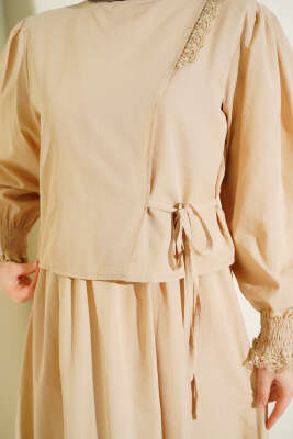 Dantel Detaylı Poplin Jile Elbise Bej - Elbise