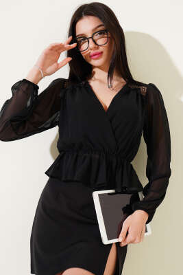 Dantel Detaylı Tül V Yaka Bluz Siyah