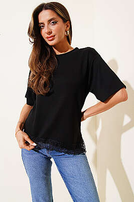 Dantel Detaylı Yan Yırtmaçlı T-shirt Siyah - CALİENTE