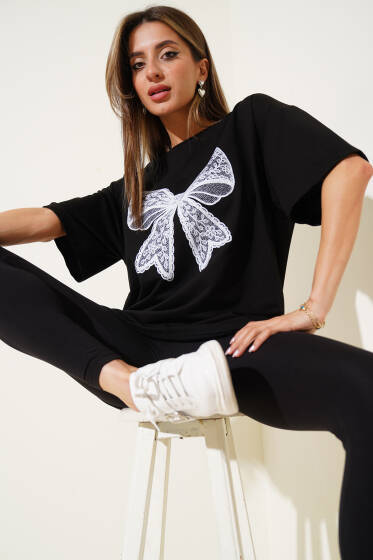 Dantel Fiyonk Baskılı T-shirt Siyah - Kadın Giyim Modelleri