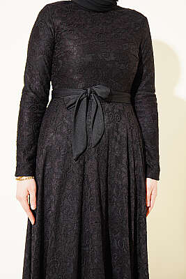 Dantel Nakışlı Kuşaklı Abiye Elbise Siyah - Elbise