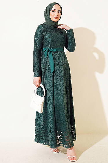 Dantel Nakışlı Kuşaklı Abiye Elbise Zümrüt - Elbise
