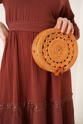 Dantel Süslemeli Kuşaklı Elbise Kahve - Tesettür Elbise