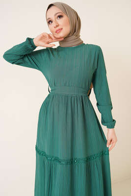 Dantel Süslemeli Kuşaklı Elbise Zümrüt Yeşili - Tesettür Elbise