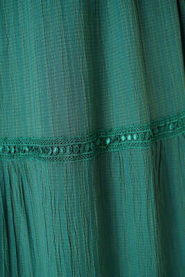 Dantel Süslemeli Kuşaklı Elbise Zümrüt Yeşili - Tesettür Elbise